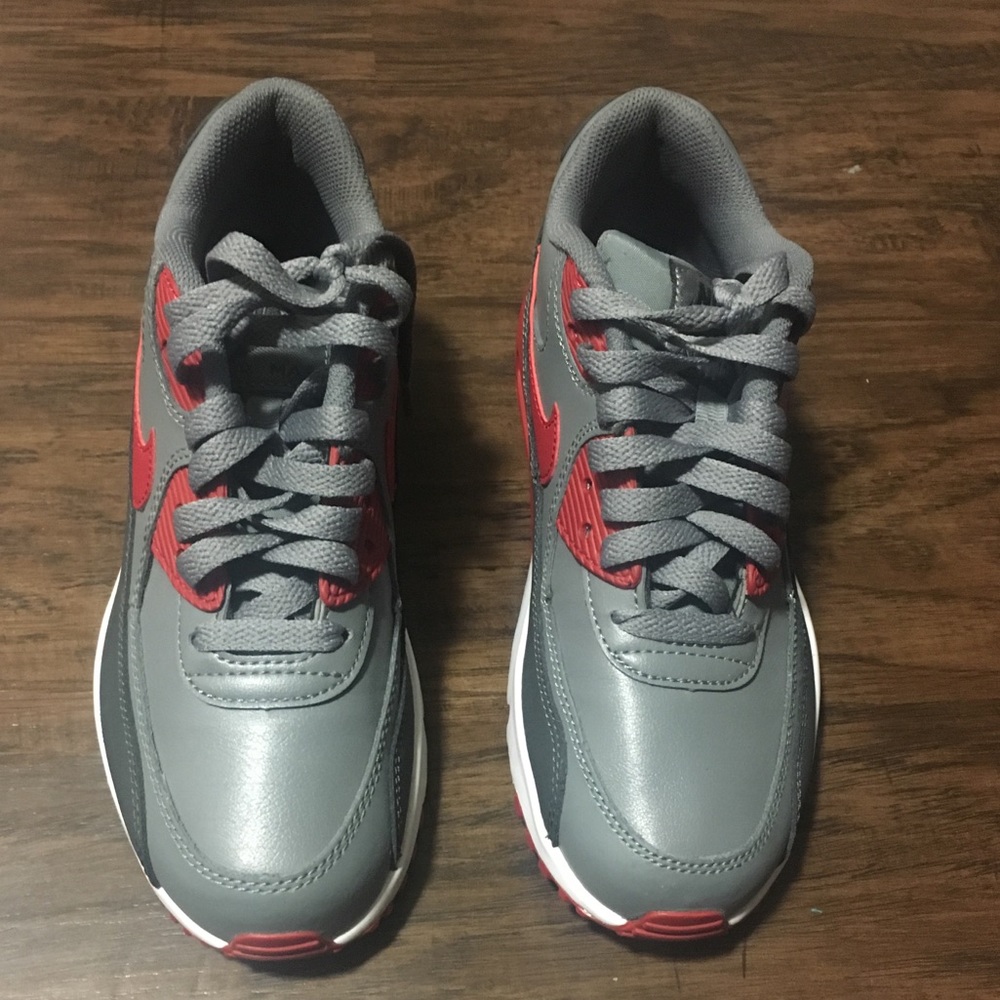 Nice pair of boys Nike Air Max 90